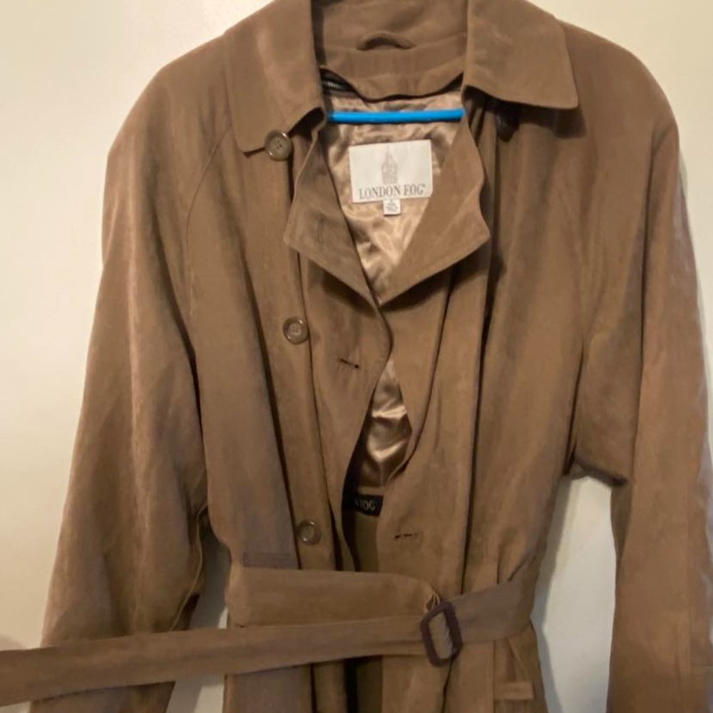 London Fog Practically New Women's Trench Coat, Size 8 Regular.